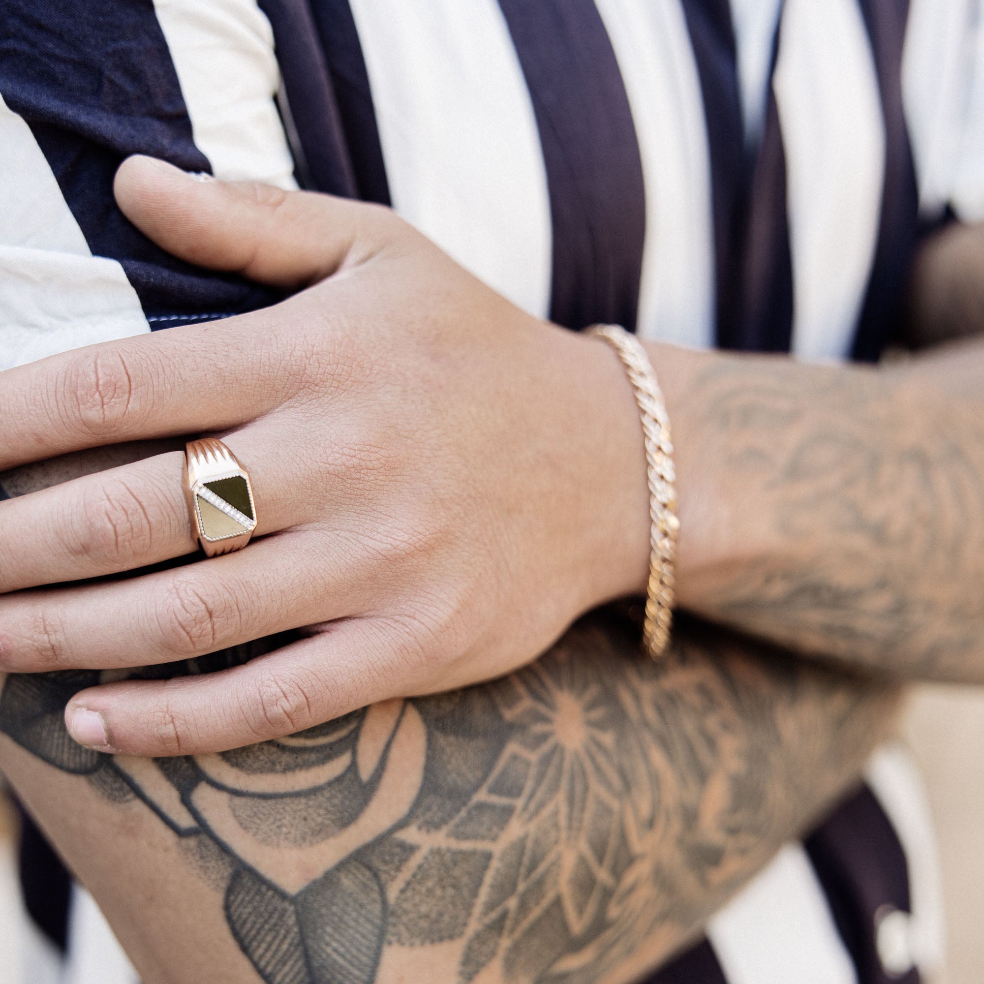 Herrenring mit Onix und Zirkonia 4
